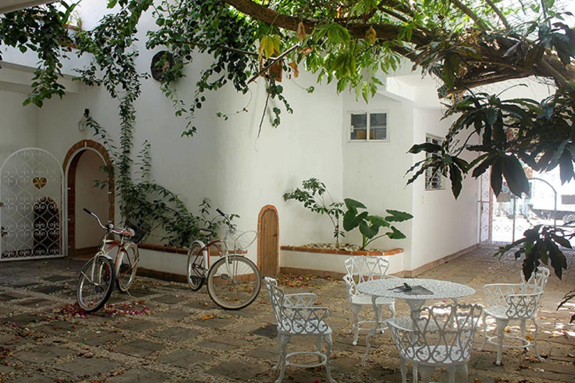 Hotel La Armonia By Bunik 3*
